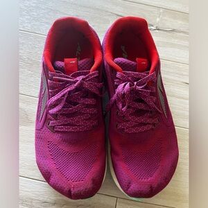 Altra escalante size 9